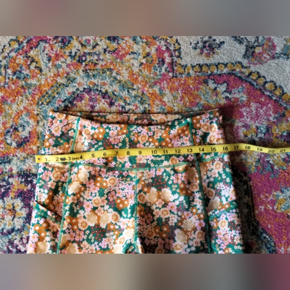 Floral Print Ebb & Flow Women's Leggings - Picture 7 of 10